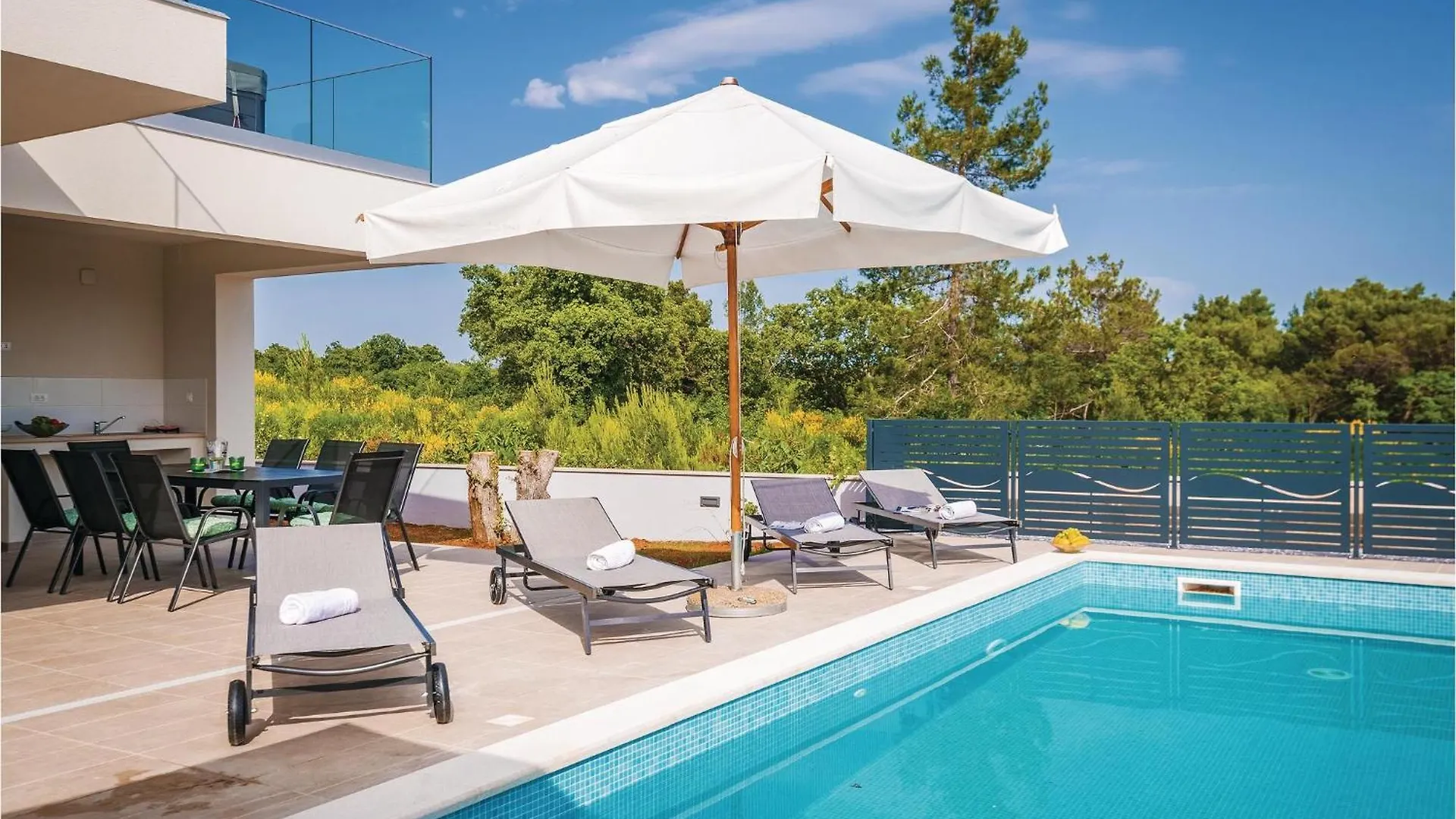 Nice Home In Krnica With Jacuzzi 0*,  Croatia