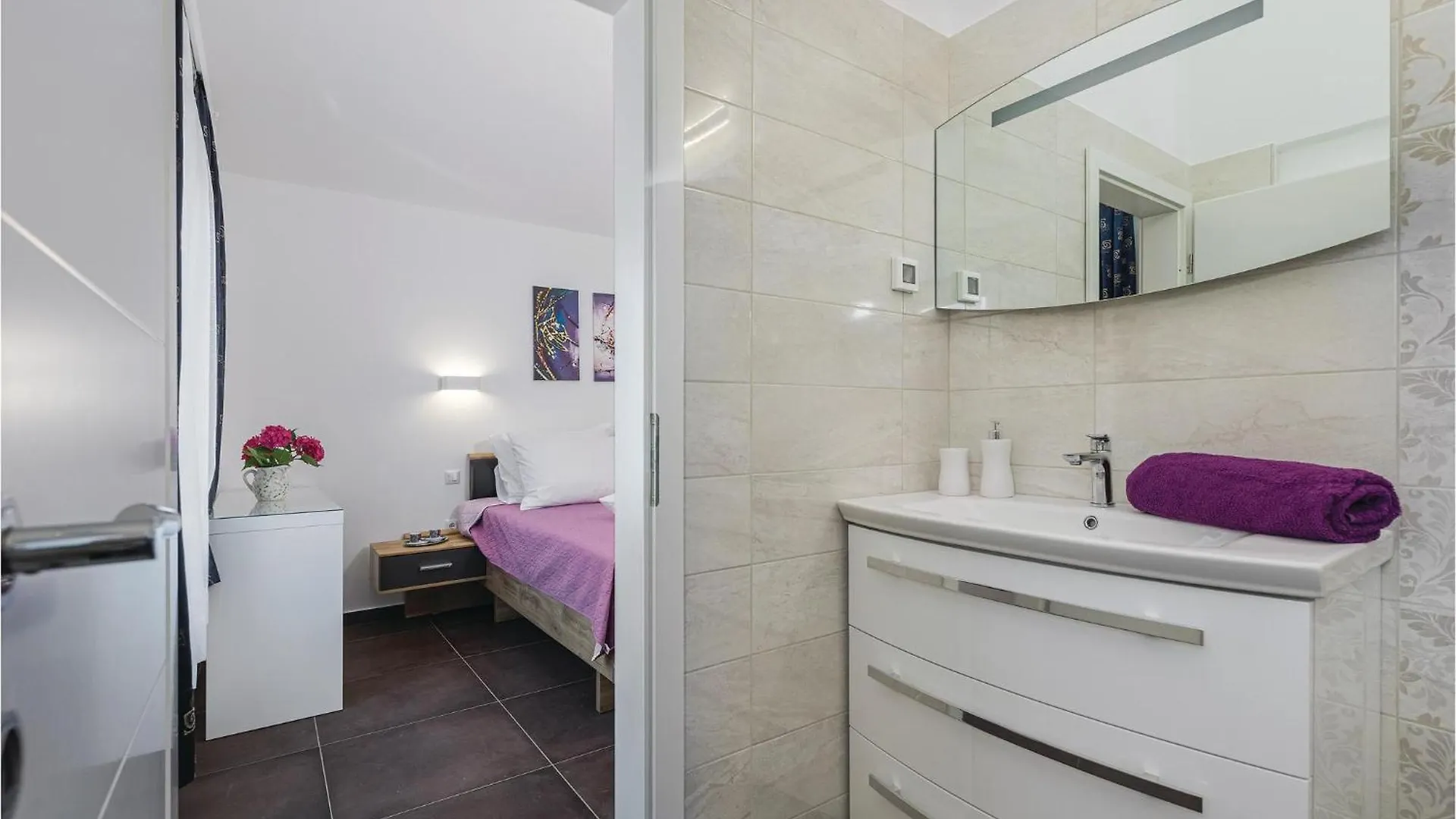 Nice Home In Krnica With Jacuzzi 0*,