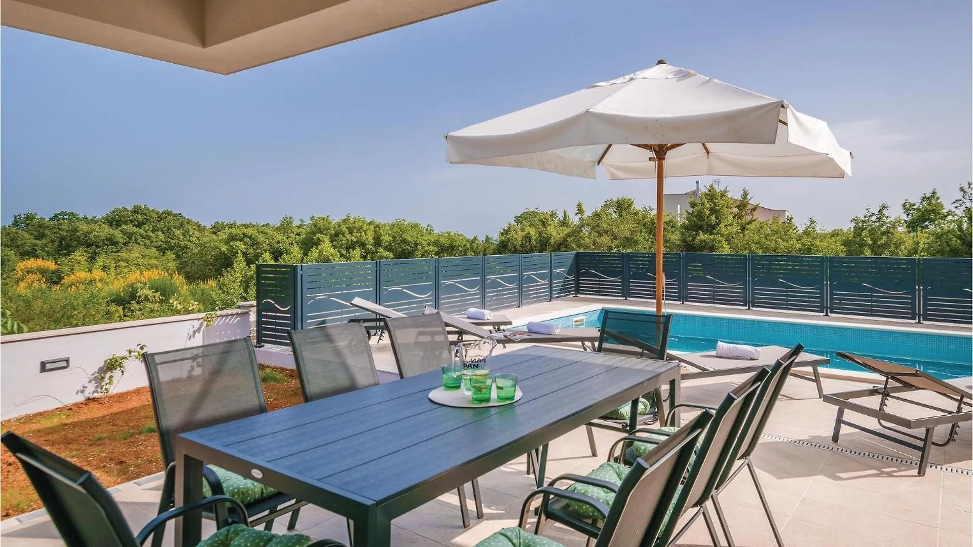 Nice Home In Krnica With Jacuzzi 0*,