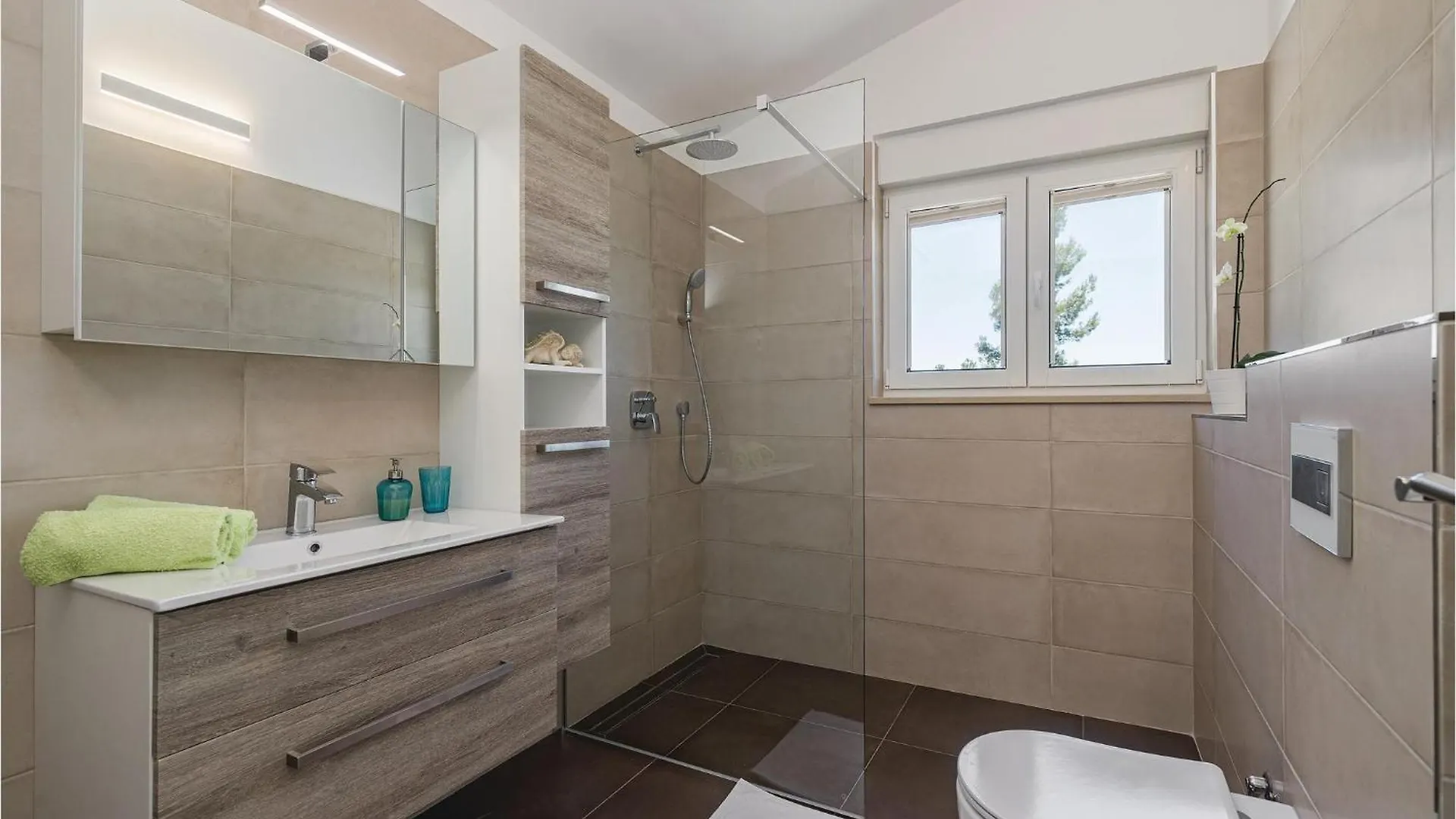 Nice Home In Krnica With Jacuzzi Kroatien