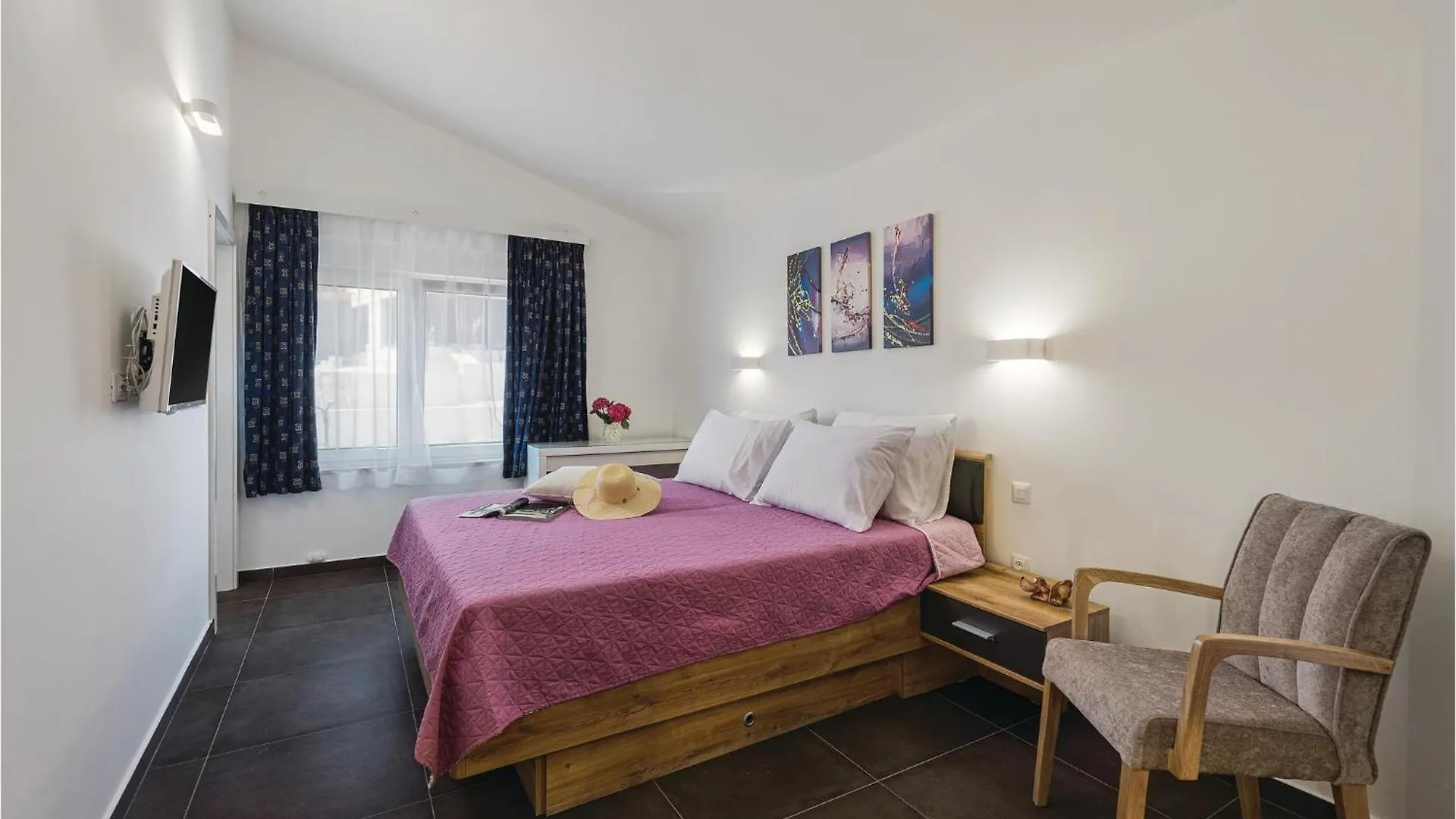 Nice Home In Krnica With Jacuzzi 0*,  Kroatien