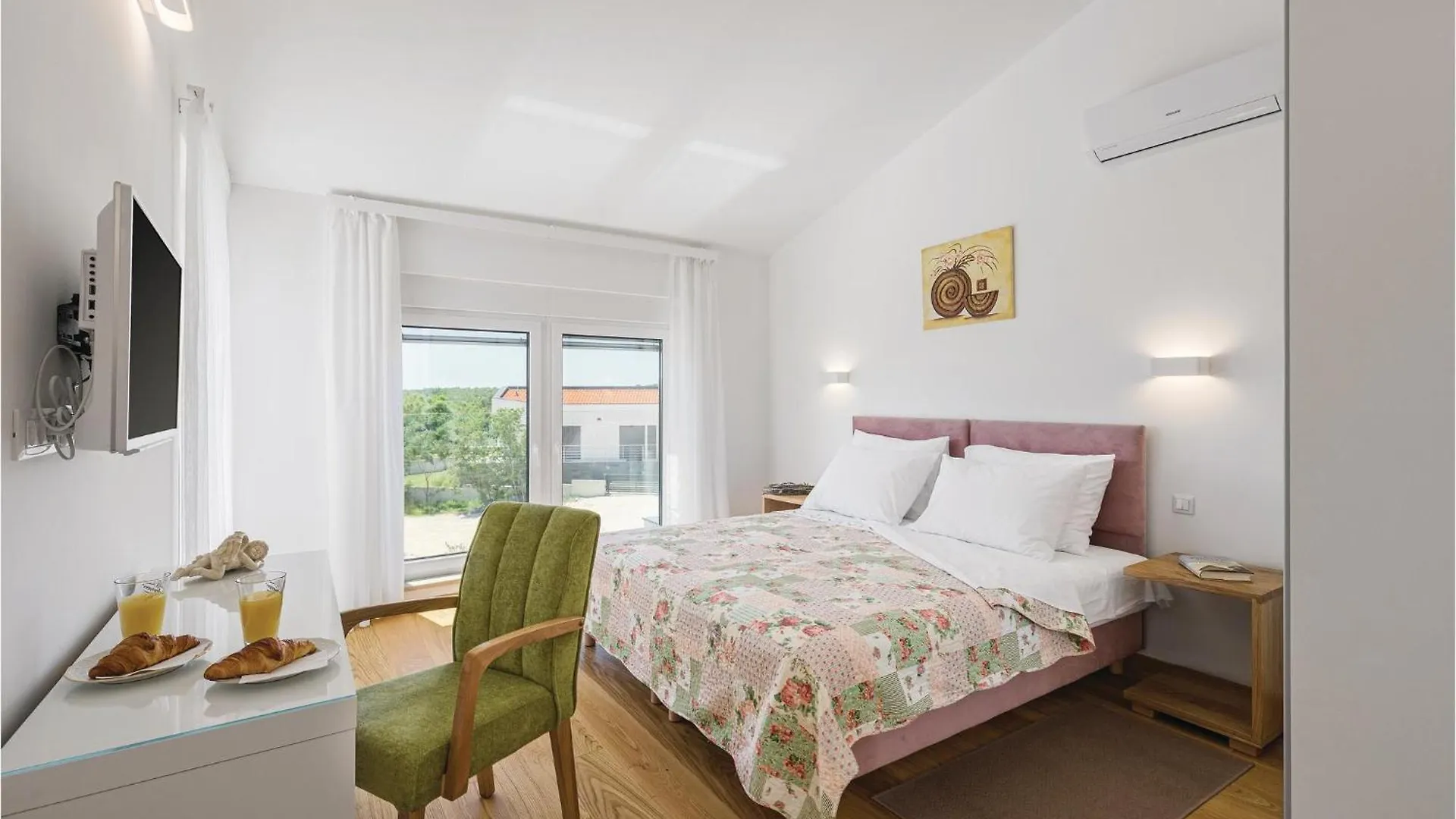 Nice Home In Krnica With Jacuzzi Feriehus