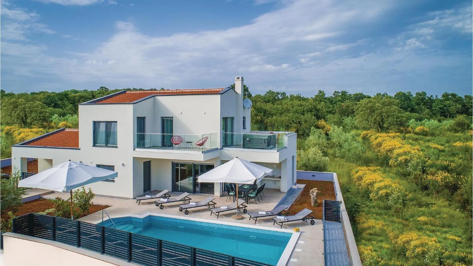 Nice Home In Krnica With Jacuzzi 0*,