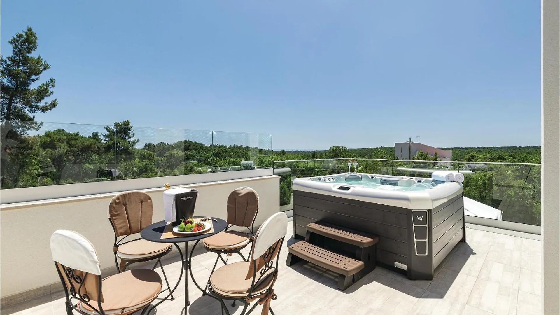 Feriehus Nice Home In Krnica With Jacuzzi